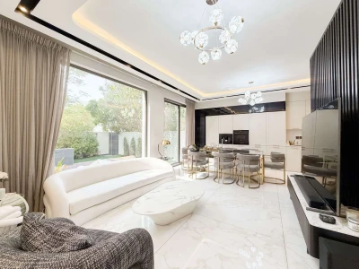 Exclusive|Custom made|Fully Furnished |Corner Unit